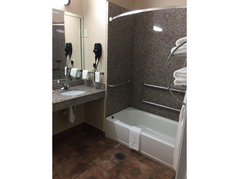 Scottish Inn And Suites Кейти Екстериор снимка