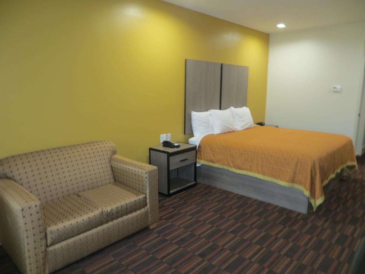 Scottish Inn And Suites Кейти Екстериор снимка